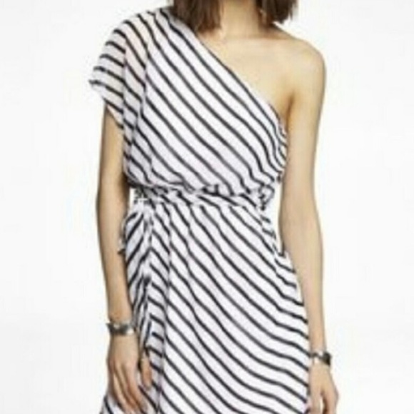 COPY - EXPRESS-ONE SHOULDER DEESS - Picture 1 of 8